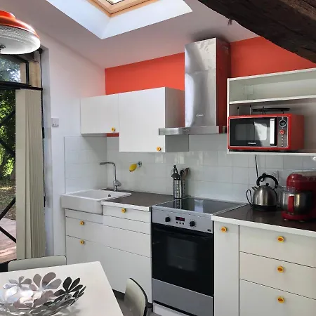 D'hotes L'ostal De Pombonne Bed & Breakfast 3*